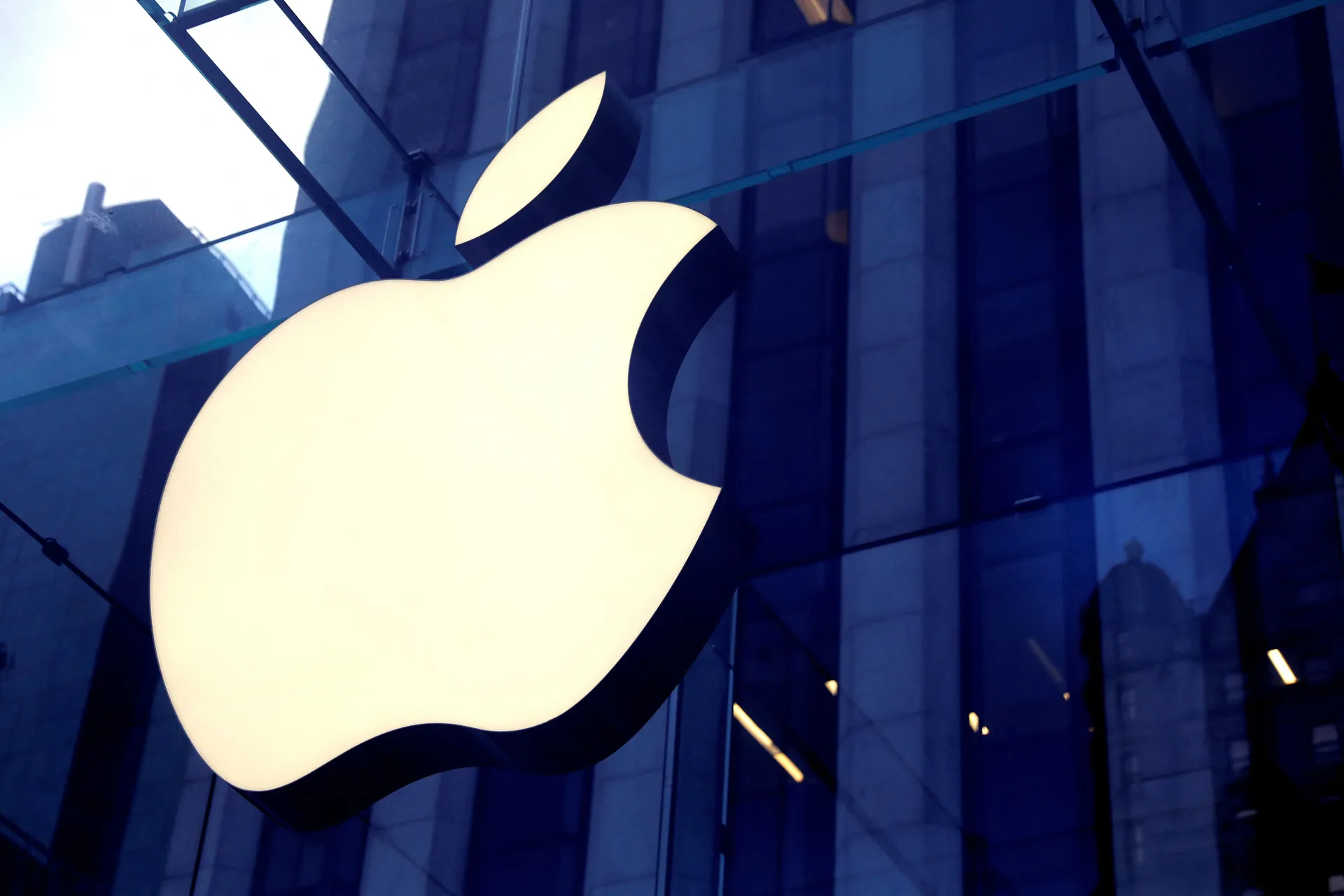 Apple rolls out an iMessage upgrade to withstand decryption by quantum computers